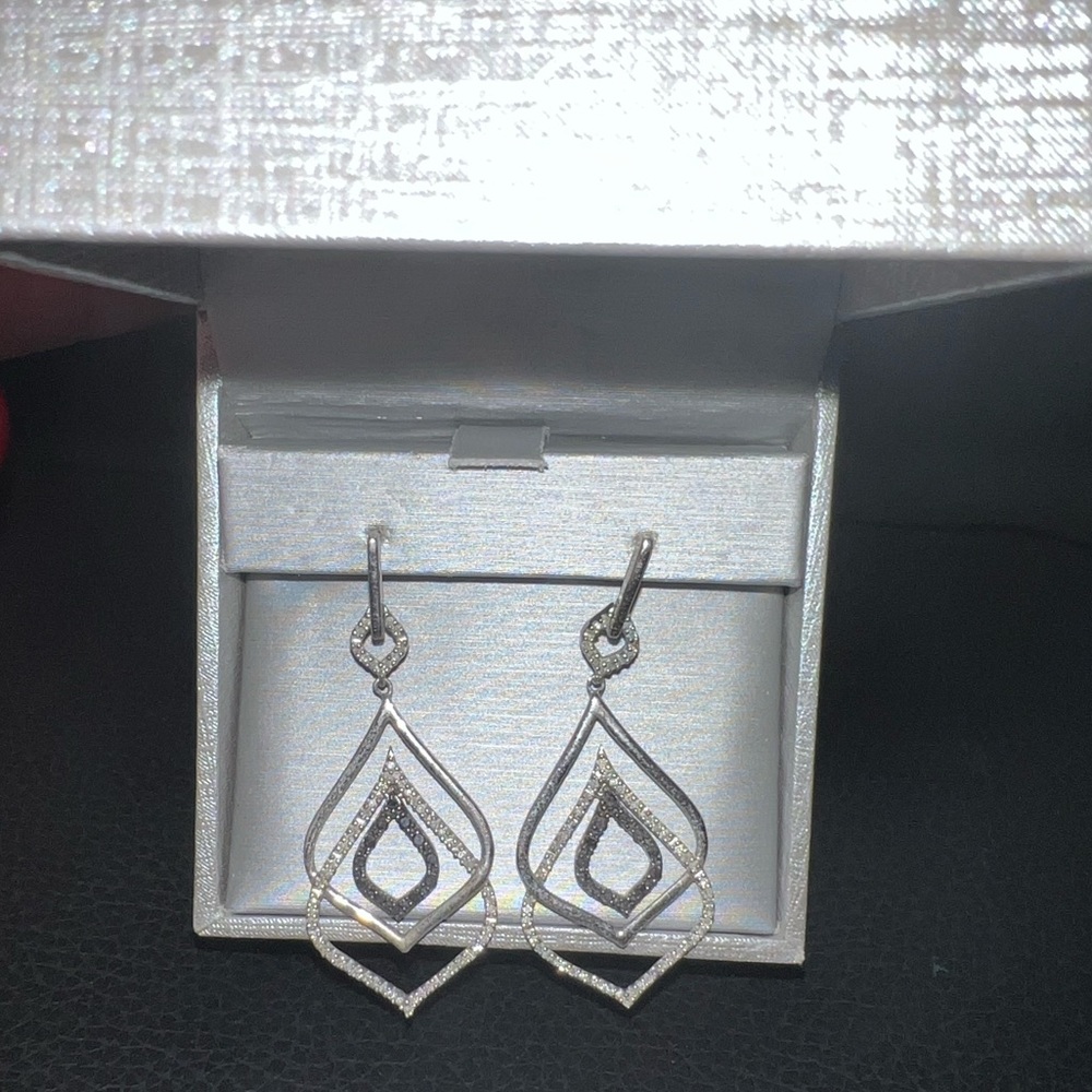 Zales sterling silver with black & white diamonds teardrop earrings